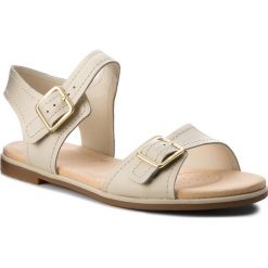 Sandały CLARKS - Bay Primrose 261319374 White Leather. Brązowe klapki damskie Clarks, bez wzorów, ze skóry, bez obcasa, na obcasie. W wyprzedaży za 169,00 zł.