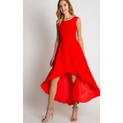 Czerwona sukienka maxi z asymetrycznym dołem BIALCON. Czerwone sukienki damskie BIALCON, na imprezę, bez wzorów, wizytowe, z asymetrycznym kołnierzem, bez rękawów, maxi, asymetryczne. Za 355,00 zł.