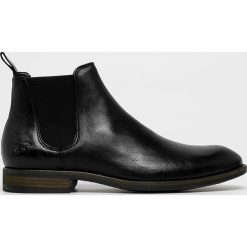 Mustang - Buty. Czarne buty wizytowe męskie Mustang, ze skóry, z okrągłym noskiem, bez zapięcia. W wyprzedaży za 319,90 zł.