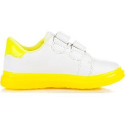 Trampki chłopięce: Trampki z żółtą platformą GEMMA białe