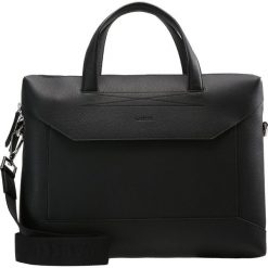 Lancel DOCUMENT HOLDER WITH STRAP Aktówka black. Czarne aktówki męskie marki Lancel, małe. Za 2629,00 zł.