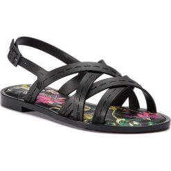 Sandały MELISSA - Hailey + Jason Wu Ad 32461 Black 50522. Czarne klapki damskie Melissa, bez wzorów, z tworzywa sztucznego, bez obcasa, na obcasie. W wyprzedaży za 239,00 zł.