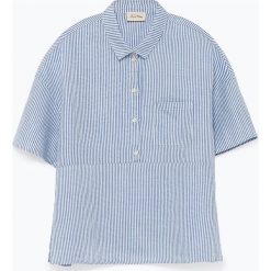 Lniana koszulka "Mukadance" w kolorze błękitno-białym. Niebieskie koszulki damskie American Vintage, s, w paski, ze lnu, z klasycznym kołnierzykiem. W wyprzedaży za 171,95 zł.