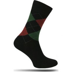Modne Skarpetki Męskie Chattier - Czarne Tło, Kolorowe Romby SKCH0032classic. Czarne skarpetki męskie Chattier, bez wzorów, z bawełny. Za 12,90 zł.