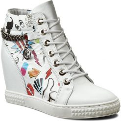 Sneakersy CARINII - B3028/F G34-000-000-B88. Białe półbuty damskie Carinii, ze skóry. W wyprzedaży za 209,00 zł.