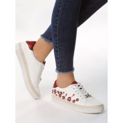 Biało-Czerwone Trampki Cherry Blossoms. Czerwone trampki i tenisówki damskie Multu, bez wzorów, bez zapięcia. Za 49,99 zł.