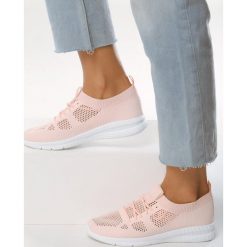Różowe Buty Sportowe Dubbed. Różowe buty sportowe damskie Born2be, z aplikacjami, sportowe. Za 69,99 zł.