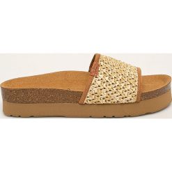 Pepe Jeans - Klapki Oban Ethnic. Klapki damskie Pepe Jeans, bez wzorów, z jeansu, bez obcasa, na obcasie. W wyprzedaży za 189,90 zł.