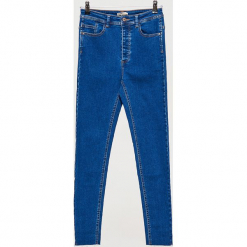 Jeansy HIGH WAIST - Niebieski. Niebieskie spodnie damskie z wysokim stanem marki Cropp, z jeansu. Za 89,99 zł.