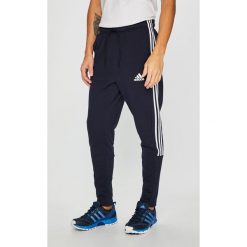 Adidas Performance - Spodnie. Niebieskie spodnie męskie adidas Performance, na co dzień, xl, bez wzorów, z elastanu, sportowe. W wyprzedaży za 179,90 zł.
