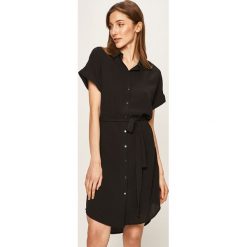 Vero Moda - Sukienka. Czarne sukienki damskie Vero Moda, na co dzień, s, bez wzorów, z elastanu, casualowe, bez kołnierzyka, z krótkim rękawem, krótkie, mini, proste. W wyprzedaży za 129,90 zł.