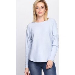 Jasnoniebieski Sweter Right Me. Szare swetry klasyczne damskie Born2be, l, z dekoltem w łódkę. Za 59,99 zł.