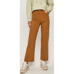 Levi's - Jeansy Ribcage Straight. Żółte jeansy damskie Levi's®, s, z podwyższonym stanem. Za 469,90 zł.