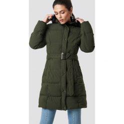 NA-KD Parka z paskiem - Green. Zielone parki damskie NA-KD, w paski, z futra. Za 404,95 zł.
