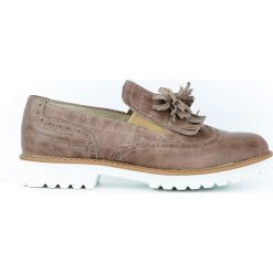 Półbuty z frędzlami - skóra naturalna - model 247 - kolor taupe. Półbuty damskie Zapato, bez wzorów, ze skóry, bez obcasa, bez zapięcia. W wyprzedaży za 179,40 zł.