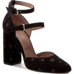 Półbuty RED VALENTINO - NQ2S0952 Nero/Ner N01. Czarne półbuty damskie marki Red Valentino, z aplikacjami, ze skóry, bez obcasa, na obcasie, bez zapięcia. W wyprzedaży za 979,00 zł.