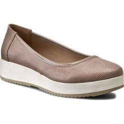 Półbuty CLARA BARSON W16SS068-3. Czarne półbuty damskie Clara Barson, bez wzorów, ze skóry ekologicznej, bez obcasa, bez zapięcia. W wyprzedaży za 39,99 zł.