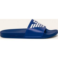 Emporio Armani - Klapki. Niebieskie kapcie męskie Emporio Armani, z gumy. W wyprzedaży za 139,90 zł.