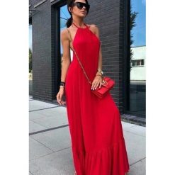 Sukienka LOYANA RED. Czerwone sukienki damskie Sukienka LOYANA RED, s, bez wzorów, bez kołnierzyka, bez rękawów. W wyprzedaży za 59,00 zł.
