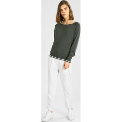 Swetry klasyczne damskie: Object OBJMIA DEANNA Sweter urban chic