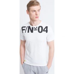 T-shirt męski TSM233 - biały. Białe koszulki męskie 4f, na lato, m, z nadrukiem, z bawełny, bez kołnierzyka, krótkie. W wyprzedaży za 29,99 zł.
