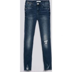 Name it - Jeansy dziecięce 128-164 cm. Niebieskie jeansy dziewczęce Name it, z haftami, z elastanu. W wyprzedaży za 79,90 zł.