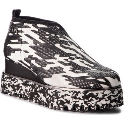 Półbuty UNITED NUDE - Fold Casual 1026356898 Mono Geo. Białe półbuty damskie casual marki United Nude, z materiału, na koturnie. W wyprzedaży za 499,00 zł.