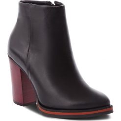 Botki CARINII - B4668/C E50-000-POL-B77. Czarne buty zimowe damskie marki Carinii, ze skóry ekologicznej, na obcasie. Za 419,00 zł.