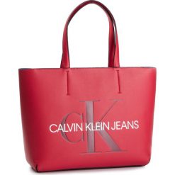 Torebka CALVIN KLEIN JEANS - Sculpted Monogram E/W Tote29 K60K605521 649. Czerwone torebki klasyczne damskie Calvin Klein Jeans, z aplikacjami, z jeansu, klasyczne, duże, zdobione, bez dodatków. Za 449,00 zł.
