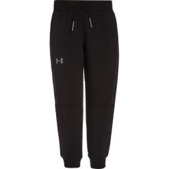 Under Armour THREADBORNE RIDGE Spodnie treningowe black. Czarne spodnie chłopięce Under Armour, z bawełny. W wyprzedaży za 148,85 zł.