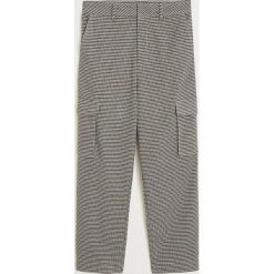 Mango - Spodnie Soldier2. Białe spodnie damskie Mango, s, bez wzorów, z elastanu, casualowe. Za 199,90 zł.