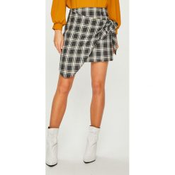 Answear - Spódnica. Spódniczki damskie ANSWEAR, na co dzień, s, bez wzorów, z bawełny, casualowe, mini, asymetryczne. W wyprzedaży za 39,90 zł.
