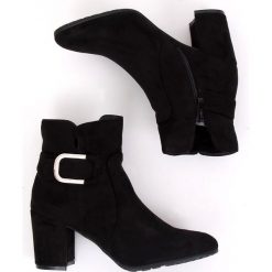 Botki na obcasie czarne YL53 Black. Czarne botki damskie ButyModne, z zamszu, klasyczne, bez obcasa, na obcasie, na zamek. W wyprzedaży za 98,84 zł.