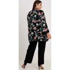Bomberki damskie: Vince Camuto Plus FLORAL GARDENS KIMONO Kurtka wiosenna rich black
