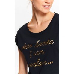 T-SHIRT DAMSKI ŚWIĄTECZNY Z NADRUKIEM. Czarne t-shirty damskie marki Top Secret, z nadrukiem, wizytowe. W wyprzedaży za 14,99 zł.
