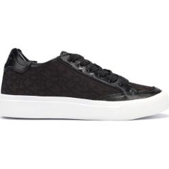 DKNY Reesa Tenisówki Czarny. Czarne trampki i tenisówki damskie DKNY, bez wzorów, z materiału, bez zapięcia. Za 469,95 zł.