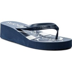 Japonki CALVIN KLEIN JEANS - Tesse Jelly RE9734 Steel Blue. Niebieskie klapki damskie Calvin Klein Jeans, w paski, z jeansu, bez obcasa, na koturnie. W wyprzedaży za 139,00 zł.