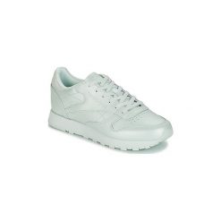 Buty Reebok Classic CLASSIC LEATHER. Zielone trampki i tenisówki damskie marki Reebok Classic, bez wzorów, bez zapięcia. Za 319,20 zł.