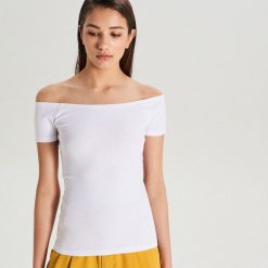 Koszulka cold shoulder - Biały. Białe koszulki damskie Cropp, s, bez wzorów, bez kołnierzyka, bez rękawów. Za 29,99 zł.