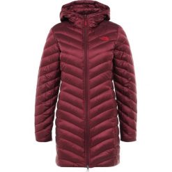 The North Face TREVAIL Płaszcz puchowy dark red. Czerwone płaszcze damskie puchowe marki The North Face, s, z materiału, sportowe. Za 999,00 zł.