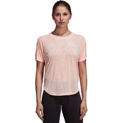 Adidas Koszulka damska Magic Tee różowa r. M (DN9066). Czerwone bluzki damskie marki Adidas, m. Za 113,46 zł.