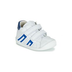 Buty Dziecko Pablosky 44304. Białe trampki dziewczęce marki Pablosky, bez wzorów, bez zapięcia. Za 219,00 zł.