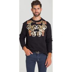 CZARNA BLUZA VERSACE COLLECTIONE. Czarne bluzy męskie Versace Collection, s, z nadrukiem, z okrągłym kołnierzem, bez rękawów, bez kaptura. Za 429,50 zł.