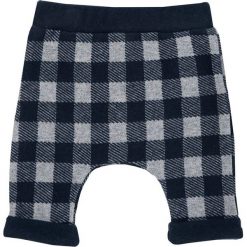 Spodnie w kolorze niebiesko-szarym. Niebieskie spodnie niemowlęce marki Chicco, w kratkę. W wyprzedaży za 42,95 zł.