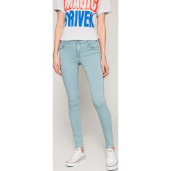 Only - Jeansy Rain. Niebieskie rurki damskie marki ONLY, z elastanu, z obniżonym stanem. W wyprzedaży za 99,90 zł.