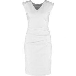Sukienki: Kaffe INDIA V NECK Sukienka etui chalk