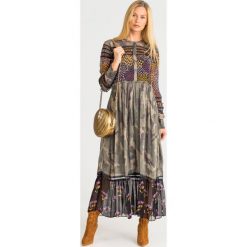 SUKIENKA TWINSET. Czarne sukienki damskie Twinset, na co dzień, w koronkowe wzory, z materiału, z okrągłym kołnierzem, bez rękawów, midi, proste. Za 1129,00 zł.