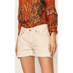 Pepe Jeans - Szorty jeansowe Mable. Białe szorty damskie Pepe Jeans, bez wzorów, z bawełny, casualowe. Za 339,90 zł.