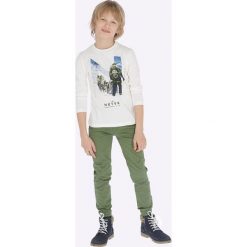 Mayoral - Spodnie dziecięce 128-172 cm. Zielone spodnie chłopięce Mayoral, bez wzorów, z elastanu, casualowe. Za 148,90 zł.