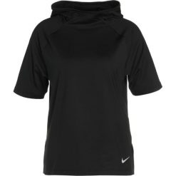 Nike Performance Tshirt z nadrukiem black/silver. Czarne topy sportowe damskie marki Nike Performance, xs, z nadrukiem, z elastanu. W wyprzedaży za 179,25 zł.